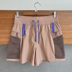 Lululemon Multi-Pocket Cargo High-Rise Hiking Short 5, Size 8